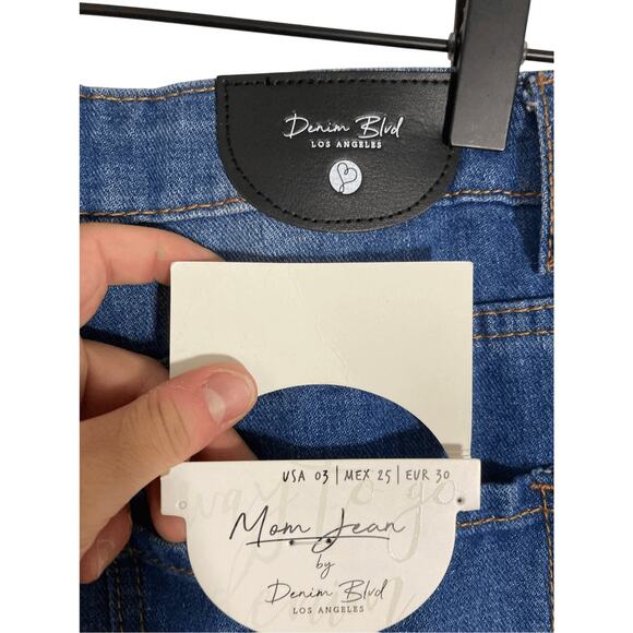 NWT Denim Blvd. Relaxed Fit Denim Straight Leg Denim Core Dark Mom Jean Joggers - Picture 7 of 8